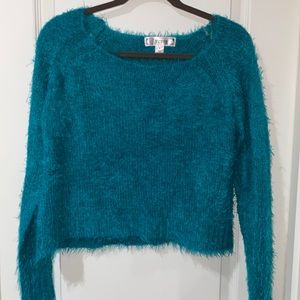 Decree crop Sweater in beautiful Green.